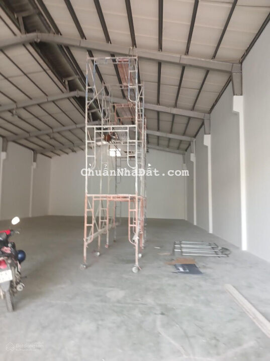 Cho thuê kho đường Lê Trọng Tấn DT 400m2 trần cao 9m KD tự do