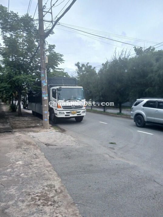 Kho 500 (m2) cho thuê ngay khu vực Tân Phú