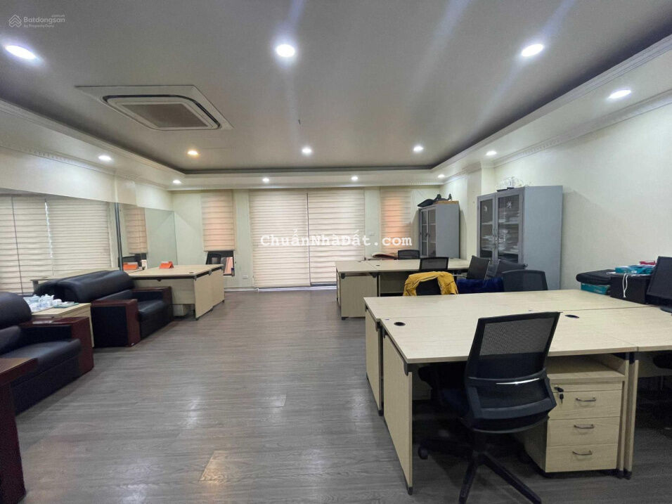 Tôi cần cho thuê nhà MP Đào Tấn diện tích 100m2x4 tầng, MT 5m, vỉa hè rộng 20m, giá 75tr/th Tôi cần cho thuê nhà MP Đào Tấn diện tích 100m2x4 tầng, MT 5m, vỉa hè rộng 20m, giá 75tr/th