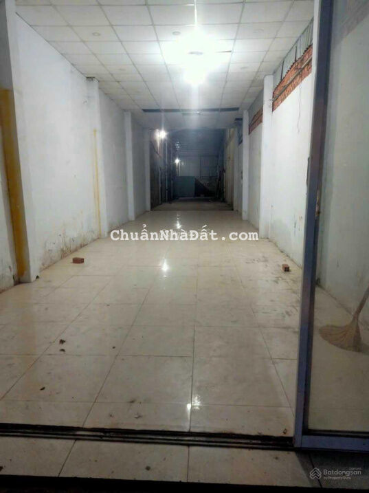 Cho thuê mặt tiền đường Quách Điêu. Diện tích 4m*32m Giá 8 triệu/tháng, vị trí đẹp