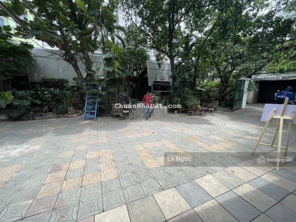 Villa sân vườn DT 30x40m cho thuê dài hạn Lh: 0903752978