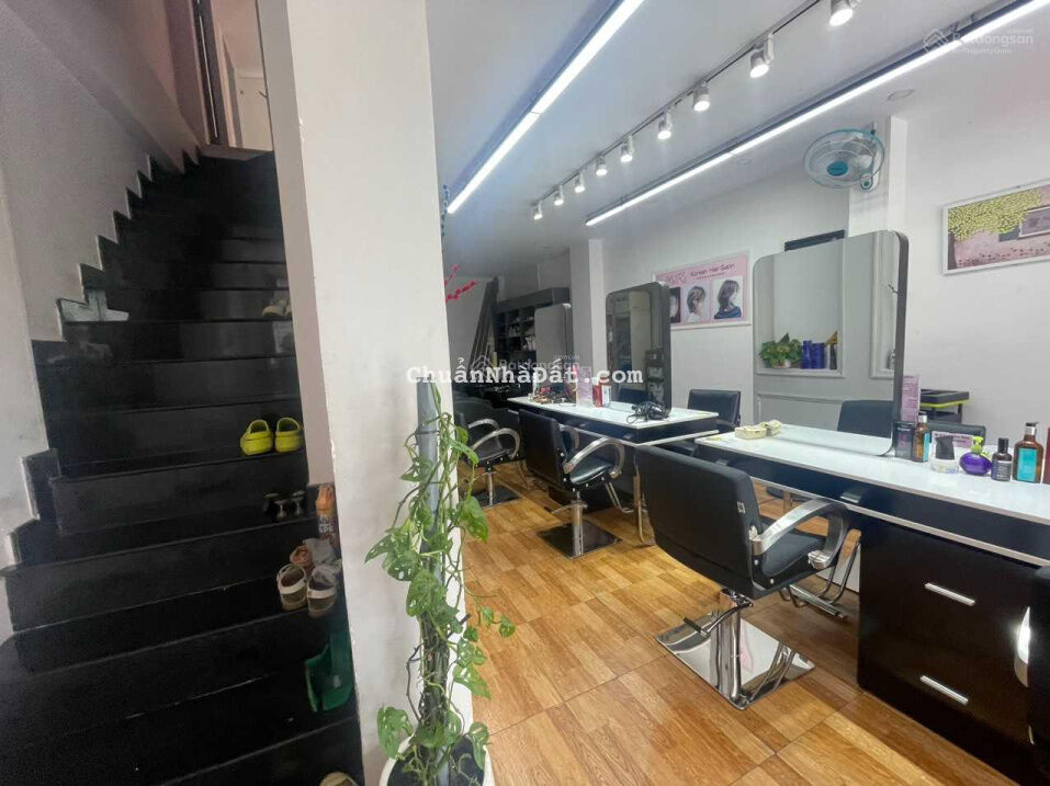 CHo thuê nhà MT Phan Văn trị, Bình Thạnh 6x15m, trệt + 2 lầu, sàn suốt, nhà mới - Giá 30 tr CHo thuê nhà MT Phan Văn trị, Bình Thạnh 6x15m, trệt + 2 lầu, sàn suốt, nhà mới - Giá 30 tr