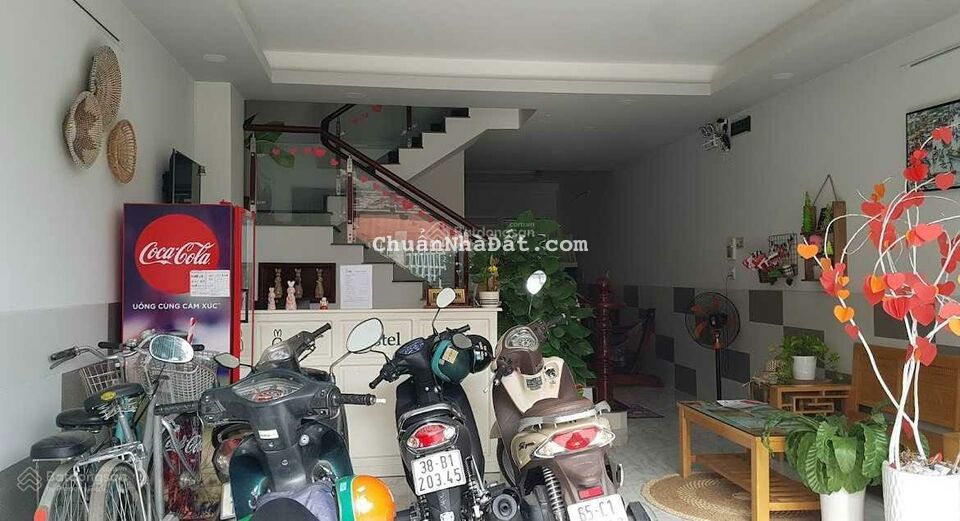 Cho thuê nhà nghỉ full nội thất nằm gần tòa nhà Mobi Phone giá 13 triệu Cho thuê nhà nghỉ full nội thất nằm gần tòa nhà Mobi Phone giá 13 triệu