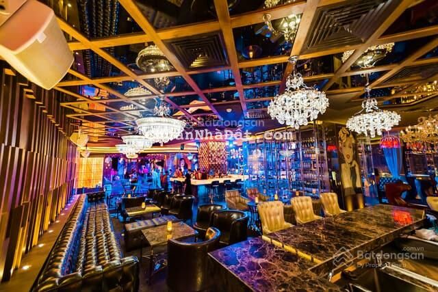 Cho thuê nhà mặt phố Vũ Phạm Hàm đoạn đẹp nhất 105m2 x 5 tầng thông sàn, mặt tiền 6m, mọi mô hình