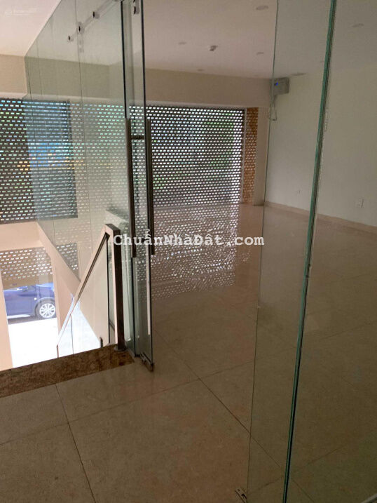 Tôi cần cho thuê mặt phố Trung Kính, vị trí KD siêu tốt, DT 110m2 * 4 tầng, giá 55tr/th