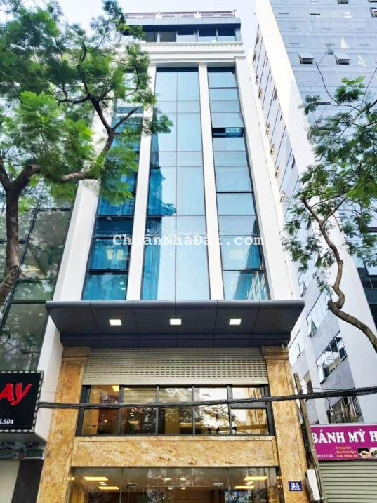 Cho thuê tòa nhà mặt phố, đầu phố Quang Trung Hà Đông. DT 90m2, MT 6m, 6 tầng, thông sàn. Giá 70tr