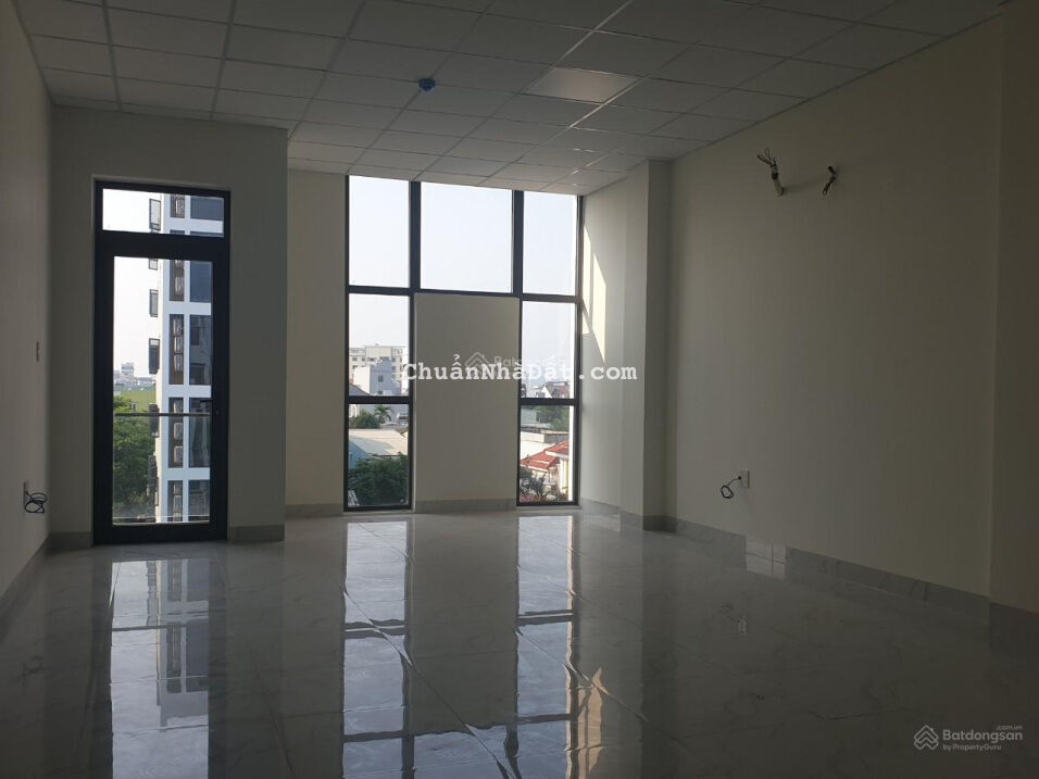 CHO THUÊ TÒA NHÀ 5 TẦNG ĐƯỜNG XÔ VIẾT NGHỆ TĨNH- MỚI 100%, THANG MÁY