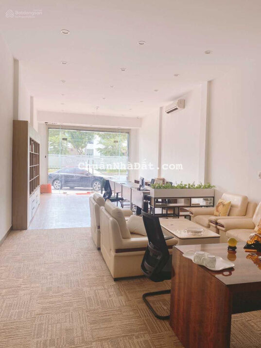 Cho thuê nhà cấp 4 đường 2/9 - Diện tích 125m2 sẵn nội thất y hình