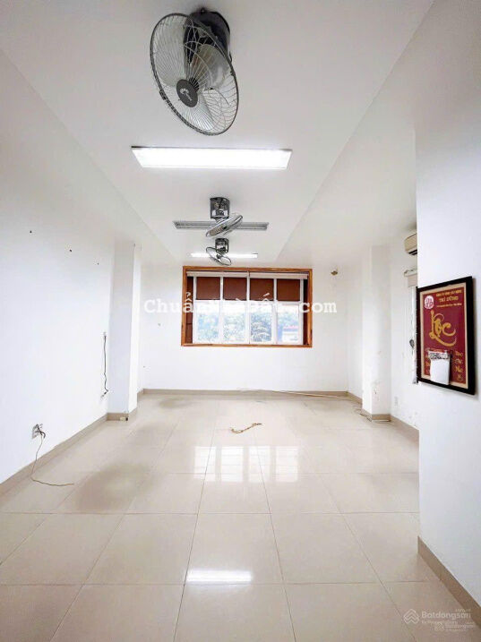 Cho thuê nhà 3.5 tầng mặt tiền Nguyễn Hữu Thọ - Nhà mới đẹp Cho thuê nhà 3.5 tầng mặt tiền Nguyễn Hữu Thọ - Nhà mới đẹp