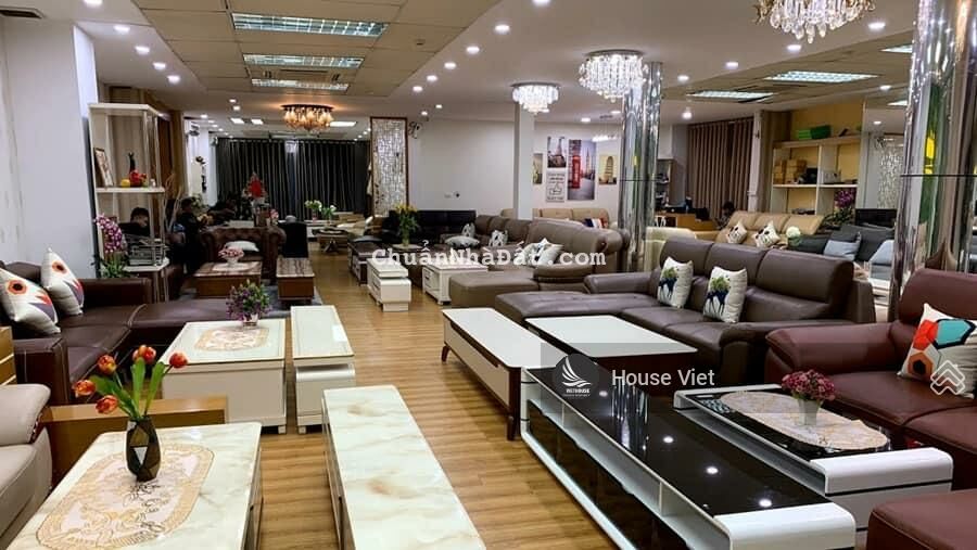Mặt tiền sát Nguyễn Văn Linh - 240 m2 có thang máy đẹp Mặt tiền sát Nguyễn Văn Linh - 240 m2 có thang máy đẹp
