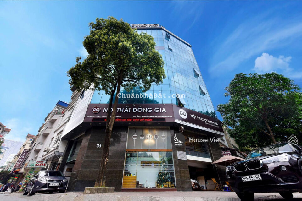 Mặt tiền sát Nguyễn Văn Linh - 240 m2 có thang máy đẹp Mặt tiền sát Nguyễn Văn Linh - 240 m2 có thang máy đẹp