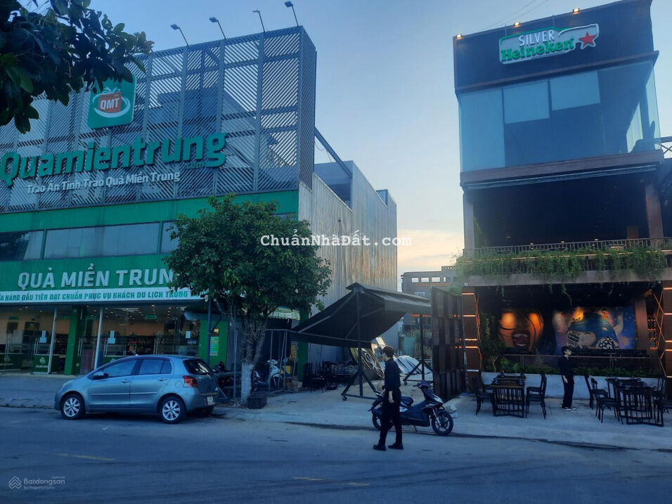 Cho thuê mặt bằng 3 tầng đường 2/9 ngang 12m vị trí sát cầu Rồng