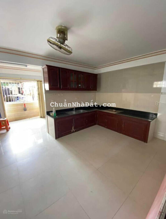 Cho thuê nhà mặt tiền đường 3 tháng 2 thích hợp kinh doanh giá 35 triệu