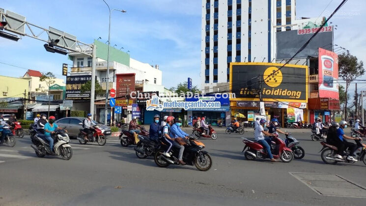 Cho thuê góc đẹp 2 mặt tiền Nguyễn Văn Cừ