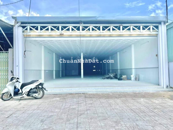 Cho thuê mặt tiền ngang 10m Nguyễn Văn Cừ nối dài