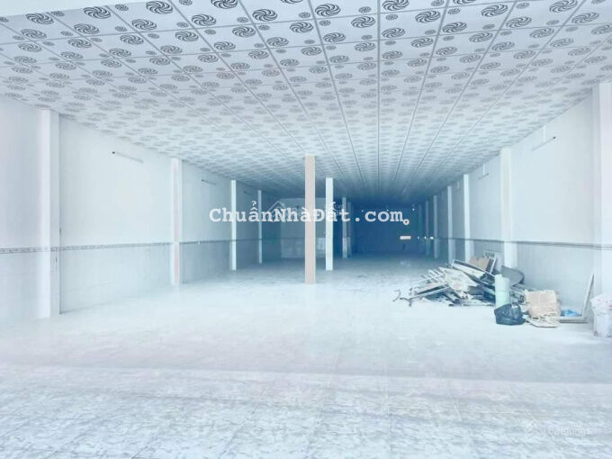 Cho thuê mặt tiền ngang 10m Nguyễn Văn Cừ nối dài