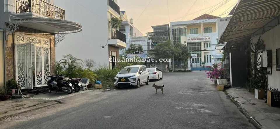 Cho thuê nhà mặt tiền gần trung tâm thương mại Cái Khế giá 14 triệu