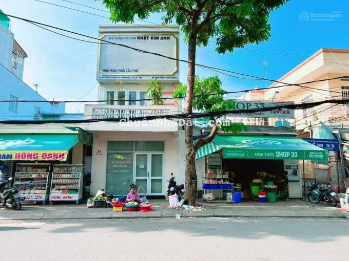 Cho thuê nhà lầu mặt tiền đường Đề Thám xéo ngã 3 Nguyễn Khuyến