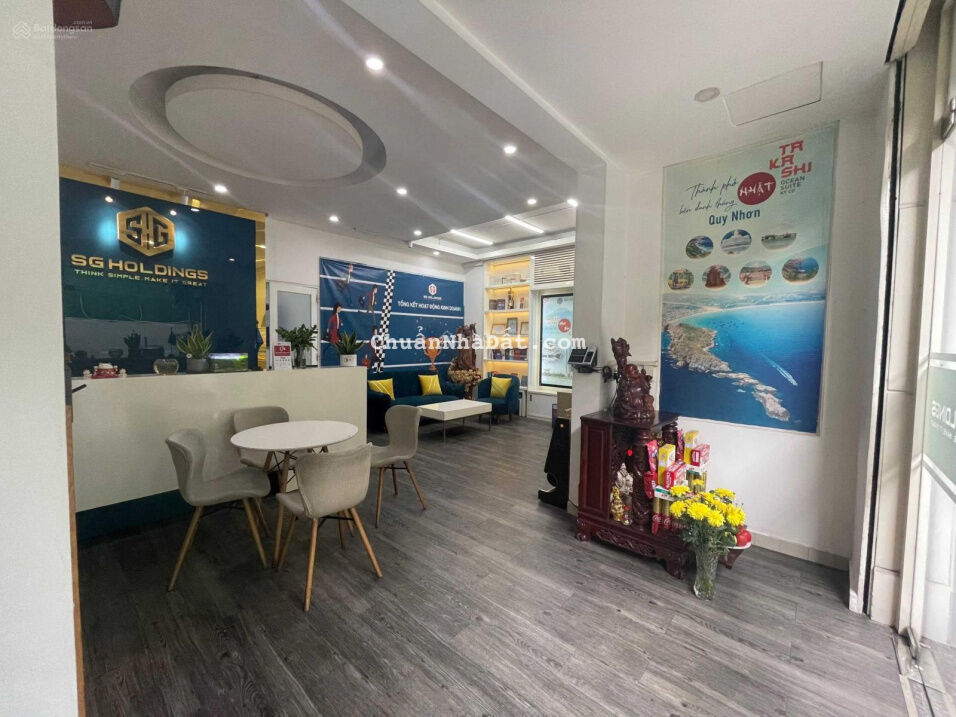 Cho thuê gấp nhà giá rẻ chỉ với 70 tr/th tại Hoa Lan Phú Nhuận 10x20m H T 3L