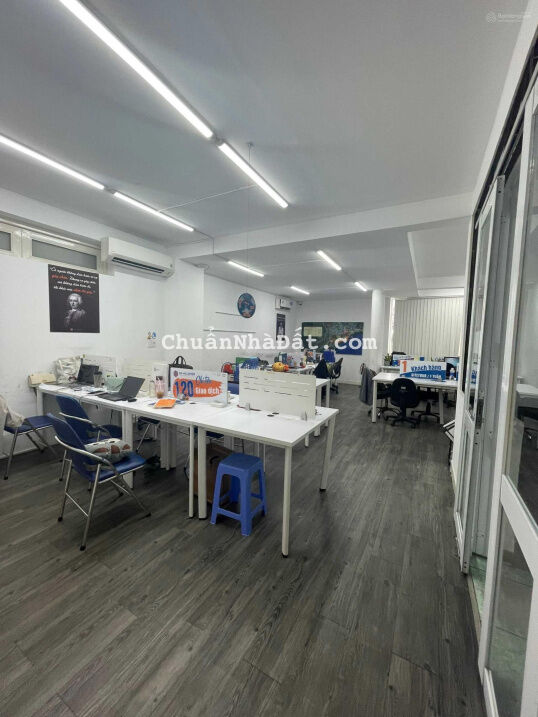 Cho thuê gấp nhà giá rẻ chỉ với 70 tr/th tại Hoa Lan Phú Nhuận 10x20m H T 3L