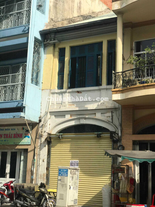 Ngang 4.5m - cho thuê nhà mặt tiền 77 Nguyễn Thái Bình, Quận 1