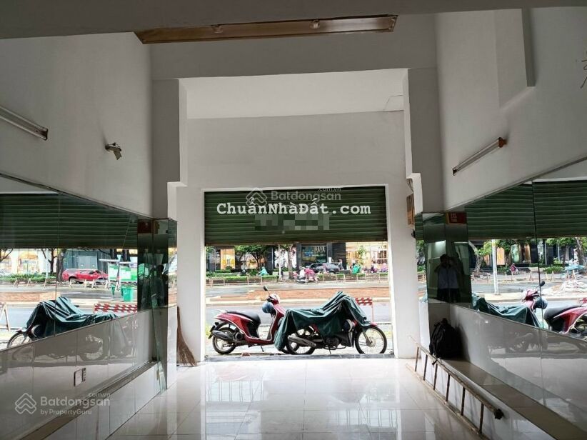 Ngang 5m - cho thuê nhà mặt tiền 336 Lê Hồng Phong, Quận 10 Ngang 5m - cho thuê nhà mặt tiền 336 Lê Hồng Phong, Quận 10