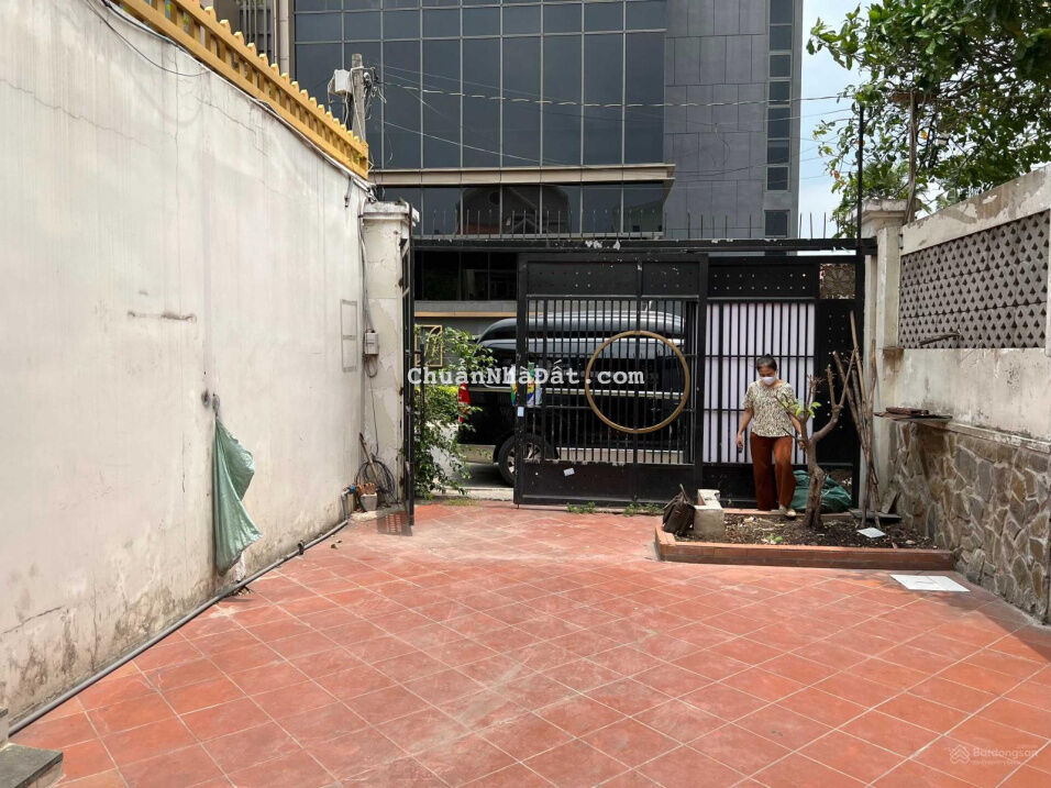 Cho thuê nhà có mặt bằng P. Thảo Điền 100m2 28tr 1 trệt trống suốt kinh doanh tự do Cho thuê nhà có mặt bằng P. Thảo Điền 100m2 28tr 1 trệt trống suốt kinh doanh tự do