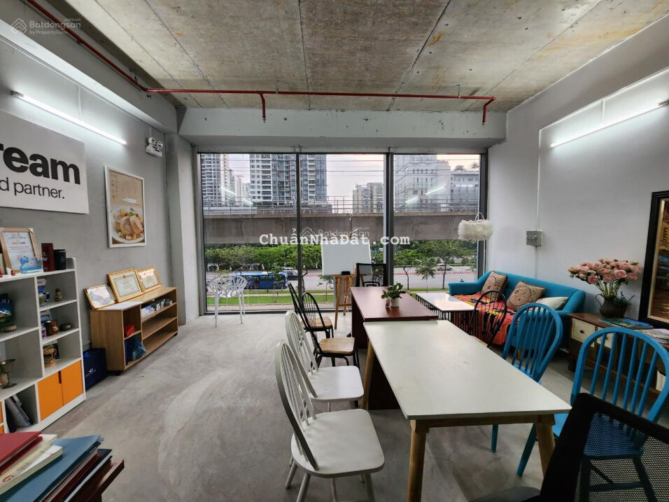 Giá tốt! Cho thuê shophouse tại Thảo Điền giá chỉ 53 triệu/tháng 1 trệt + 2 lầu, vị trí đẹp