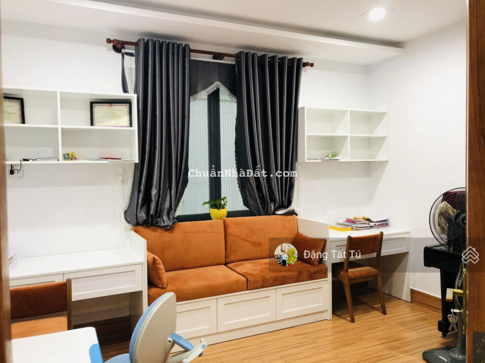 Cho thuê nguyên căn nhà phố Lakeview City 6x16m giá 28tr/th đầy đủ nội thất. LH: 0917330220