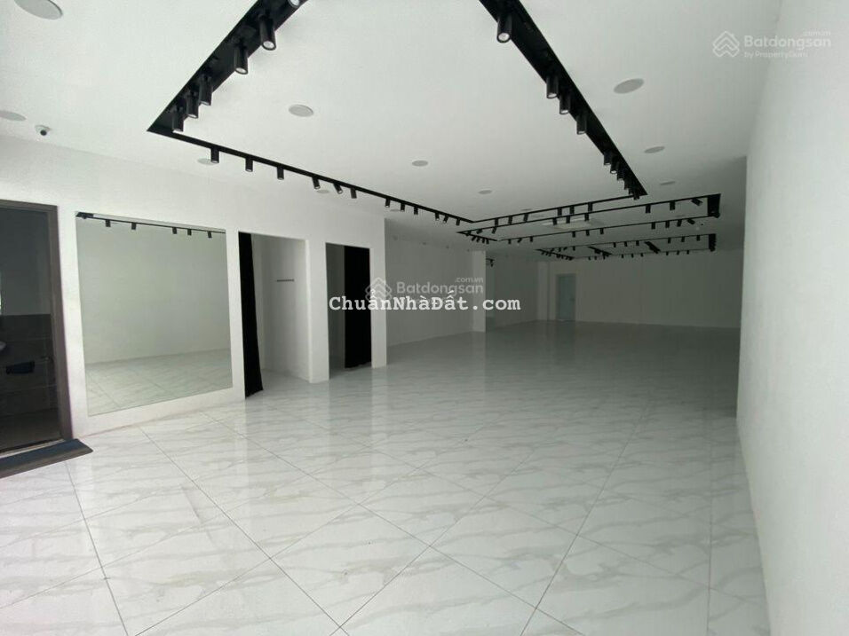 Nhà nguyên căn Nguyễn Thị Thập - Tân Phú - Quận 7. Diện tích 6x30m kinh doanh đa ngành