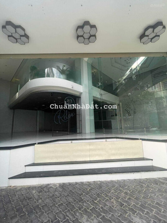 Góc 2 mặt tiền đường số Tân Quy - Quận 7. DT 16x14m, vỉa hè siêu rộng thuận tiện kinh doanh