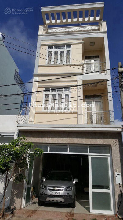 Nhà nguyên căn đường D6 - Bình Thuận - Quận 7. DT 5x15m 4 tầng giá 23tr/th