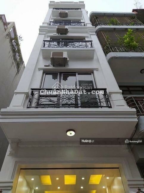 Tôi cần cho thuê nhà MP Vũ Tông Phan gần Ngã Tư Sở, full thang máy, điều hòa, DT 55m*6, MT 8m,