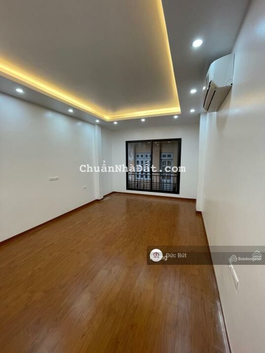 Tôi cần cho thuê nhà MP Vũ Tông Phan gần Ngã Tư Sở, full thang máy, điều hòa, DT 55m*6, MT 8m,