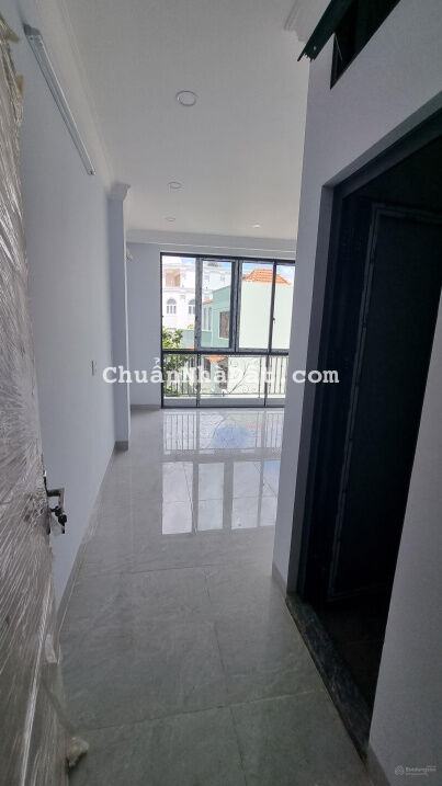 Cho thuê 2 mặt tiền Trường Chinh, P14, Tân Bình, DTS 500m2, thang máy, nhà mới xây, chỉ 70 triệu/th