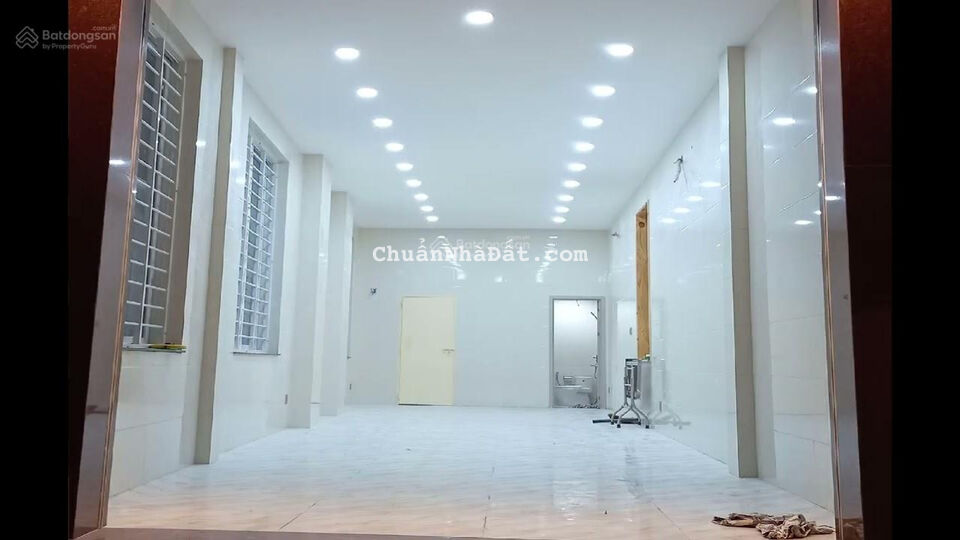 Cho thuê mặt bằng thông sàn 60m2 tại Láng Hạ tiện kinh doanh, văn phòng. 27 triệu/th