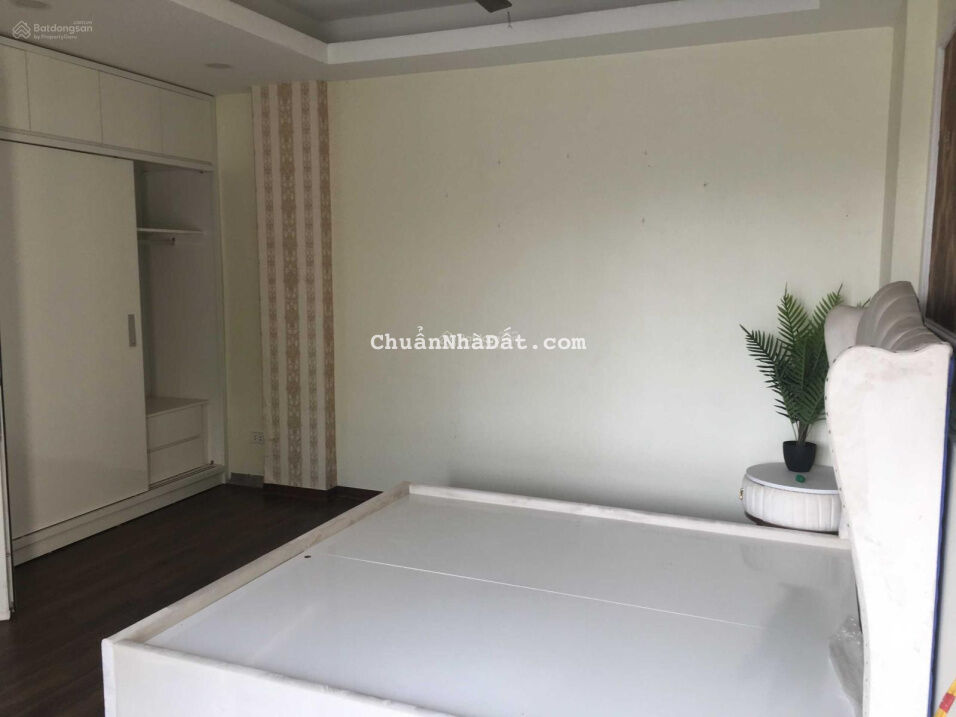 Cho thuê nhà phố Mai Anh Tuấn, 65 m2, 4,5 tầng, MT gần 5m, đủ đồ, giá 32 triệu/tháng