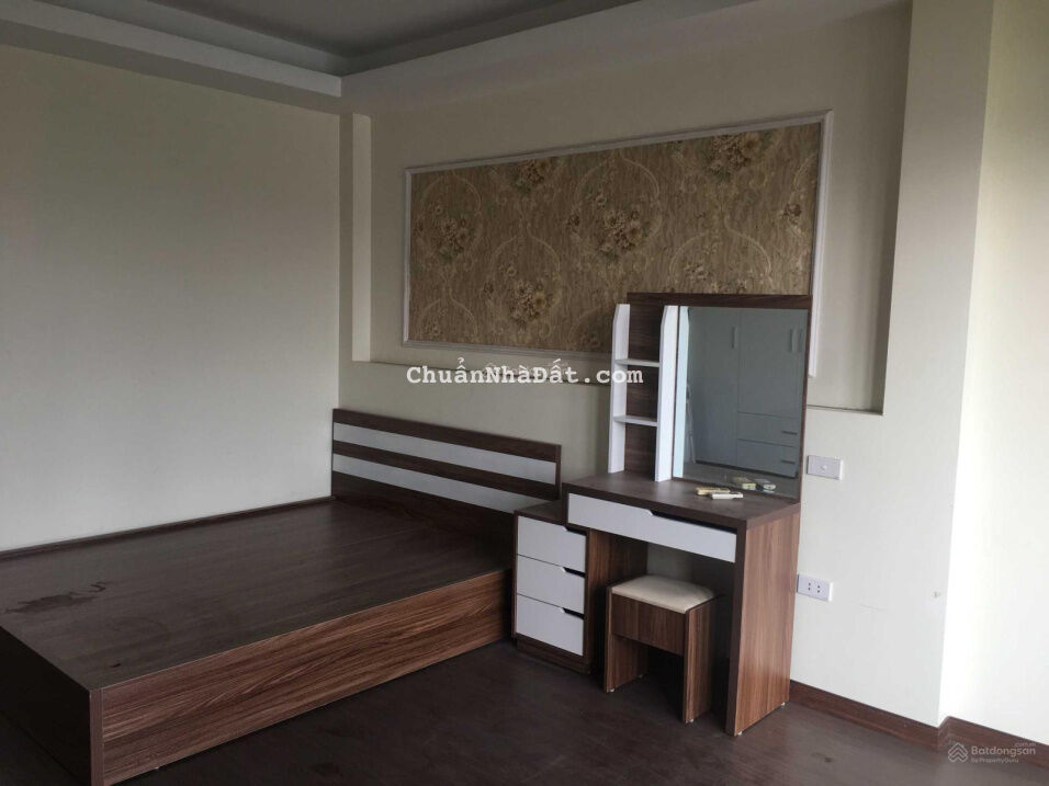 Cho thuê nhà phố Mai Anh Tuấn, 65 m2, 4,5 tầng, MT gần 5m, đủ đồ, giá 32 triệu/tháng