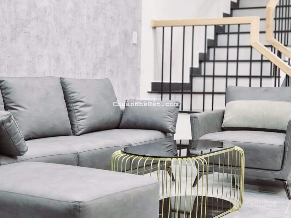 Cần cho thuê gấp biệt thự nhà vườn Vĩnh Phúc - Hoàng Hoa Thám DT 100m2 x 3 tầng, đủ đồ. Giá 16tr/th