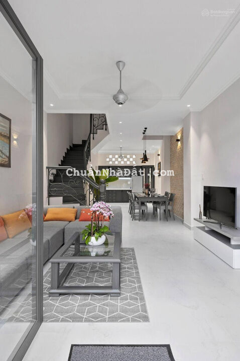 Cho thuê nhà siêu biệt thự khu vực Đào Tấn 120m2x4T full đồ có sân vườn rộng 40m giá chỉ 20tr/tháng