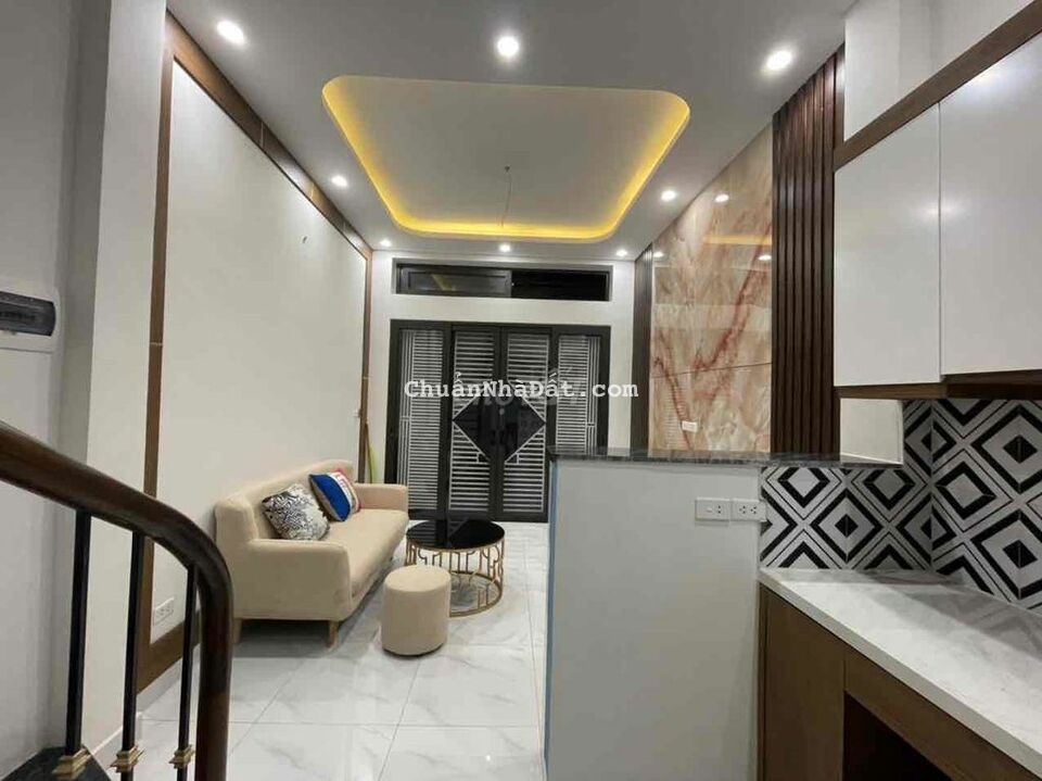 cho thuê nhà mới đẹp full nội thất, phố Thuỵ Khuê 5T, 3pn. 12tr