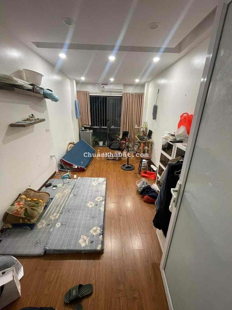 Cho thuê nhà ngõ Kim Mã Ba Đình. DT 30m2 6 tầng giá 14 triệu