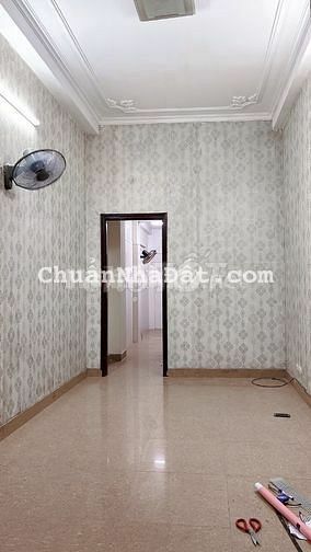 Cho thuê nhà riêng ngõ 58 Đào Tấn, diện tích 45 m2 x 3 tầng + 1 tum