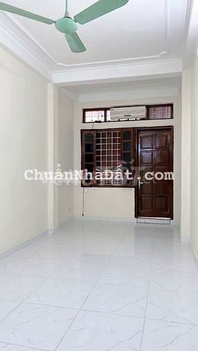 Cho thuê nhà riêng ngõ 58 Đào Tấn, diện tích 45 m2 x 3 tầng + 1 tum