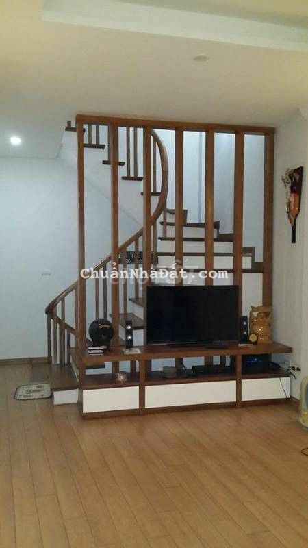 Cho thuê nhà RIÊNG 45 m2 SẠCH - ĐẸP ngõ rộng, đủ NL, ĐH, giường..5tr