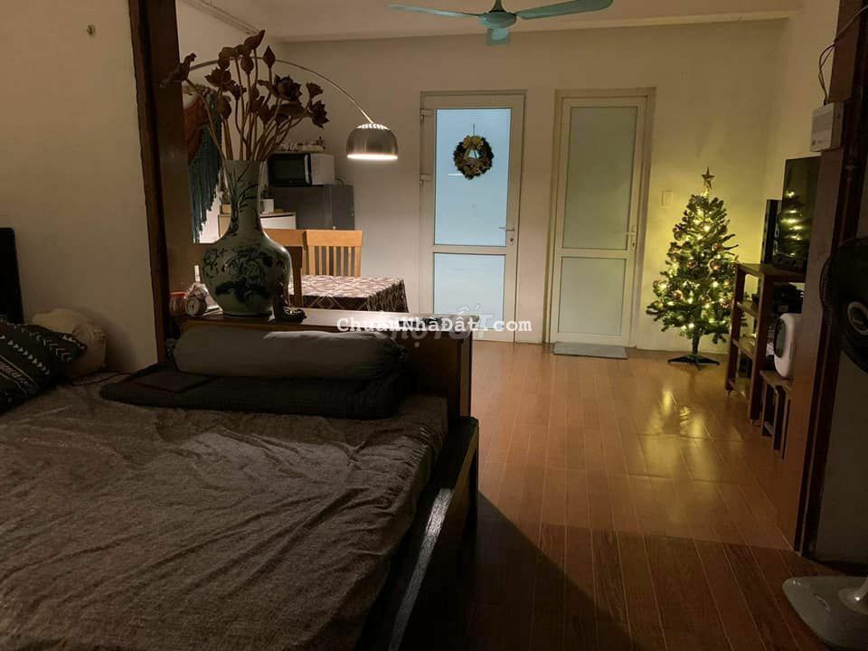 Cho thuê nhà 50 m2 MỚI - SẠCH - ĐẸP đủ NL, ĐH, sân rộng 5 tr/ th.