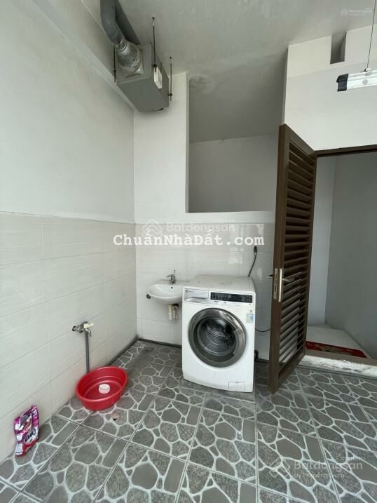 Nhà riêng Văn Cao mặt bẳng rộng, ngõ oto, sàn thông, có thể kinh doanh, phù hợp nhiều mô hình 18tr