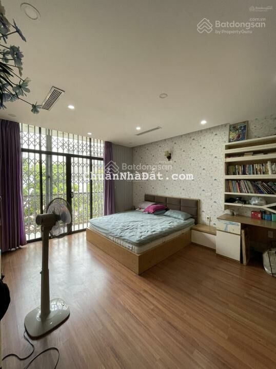 Ngay trong ngõ 2 Giảng Võ, nhà xây 5 tầng 60m2, rộng rãi thoáng mát, đồ cơ bản. LH: 0339030398