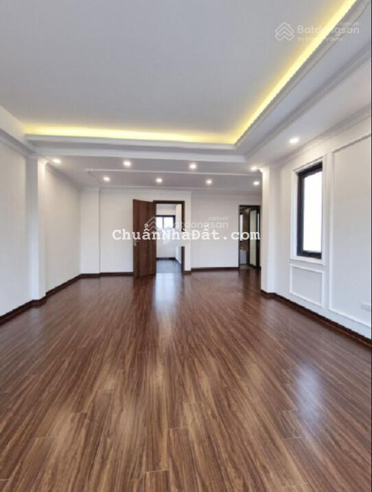 Cho thuê gấp nhà đẹp hiện đại tại KV Đội Cấn DT 70m2x7T thông sàn có thang máy giá chỉ 32 tr/tháng