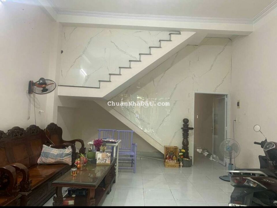 Cho thuê nhà khu dân cư Tân  Phong